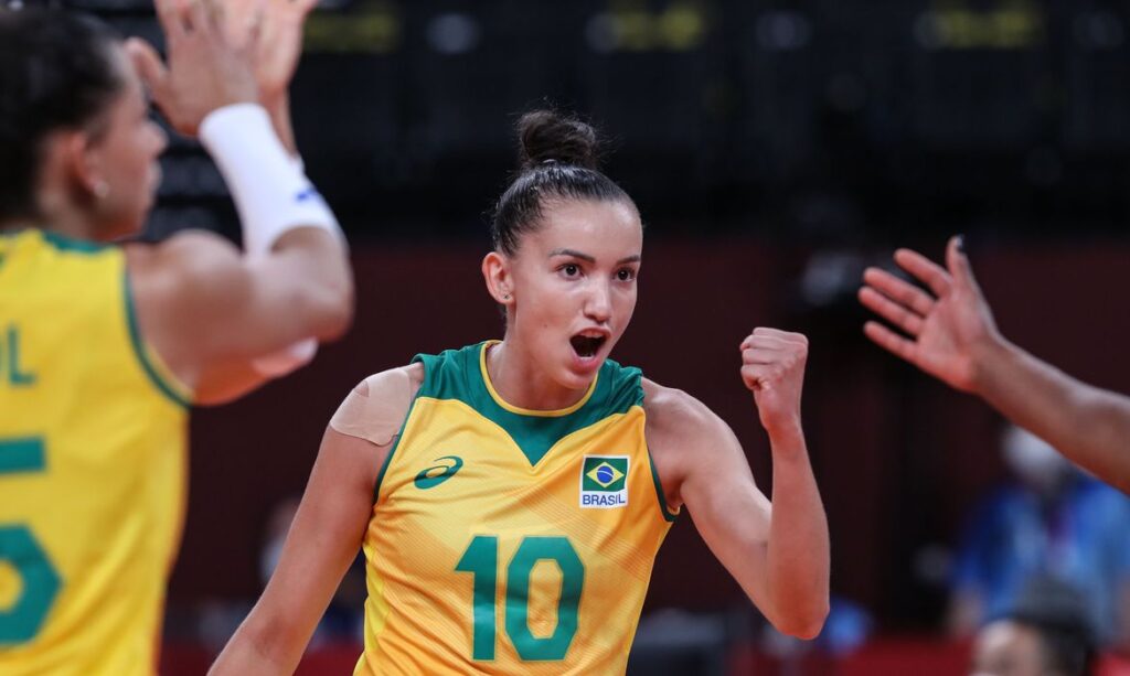 Olimpíadas de Tóquio: Brasil enfrenta Japão no vôlei feminino em busca da liderança do Grupo