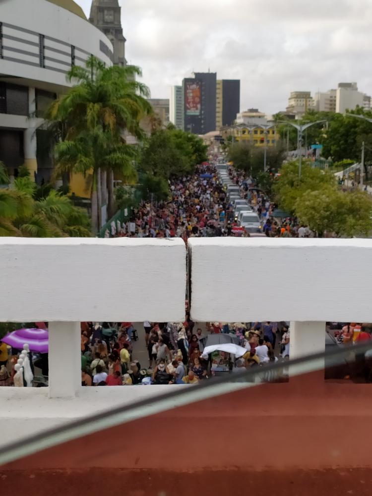 Feira da José Avelino registra aglomeração dois dias antes do Natal