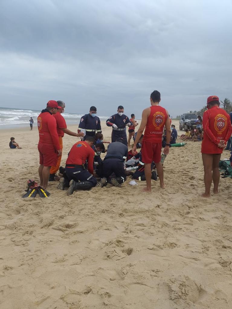 Três adolescentes são vítimas de afogamento na Praia do Futuro