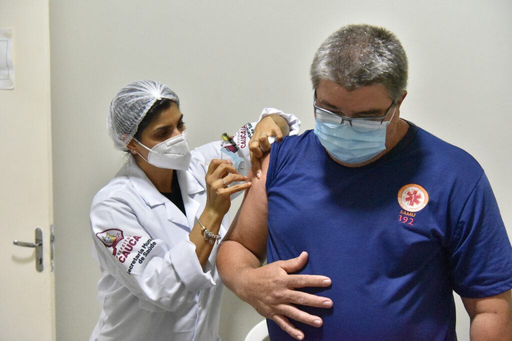 Caucaia recebe 4.501 doses de vacinas contra covid-19