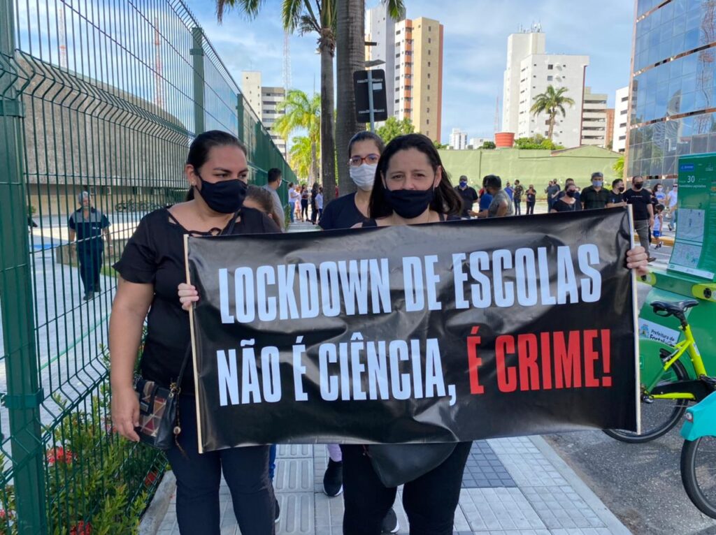 Manifestantes classificam decreto estadual como “lockdown nas escolas” em Fortaleza