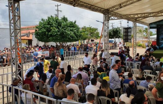 População de Tianguá promove aglomeração à espera de Bolsonaro