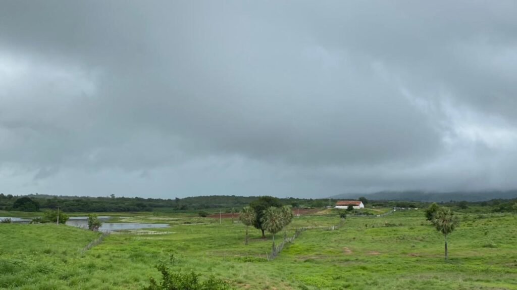 Chove em 51 cidades no Ceará entre sábado (20) e domingo (21)