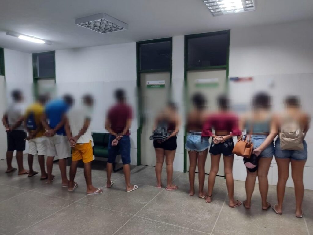 Polícia encerra festa com aglomeração em Canindé