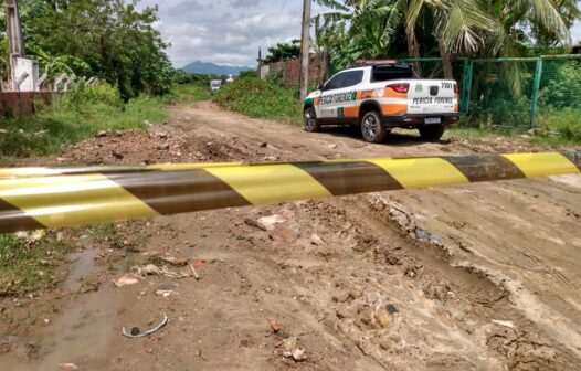 Duas mulheres são encontradas mortas na Caucaia; uma delas namorava líder de facção morto