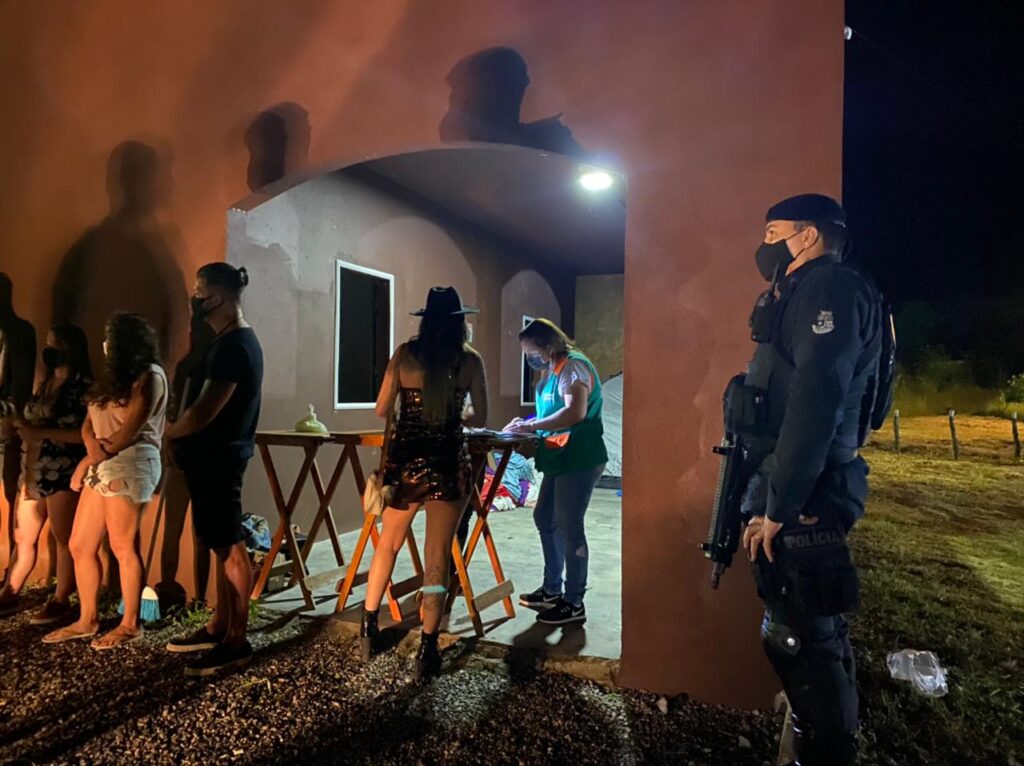 Polícia e Vigilância Sanitária encerram festa com expectativa de 4.500 pessoas em Guaiúba