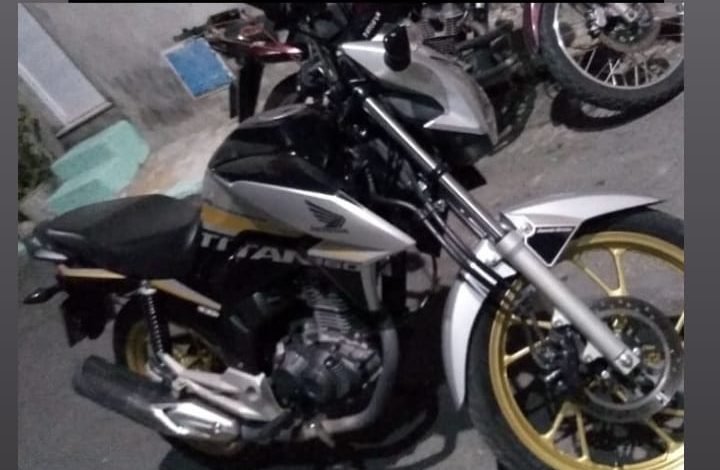 Com ação premeditada, homem rouba moto de mulher próximo a shopping em Fortaleza