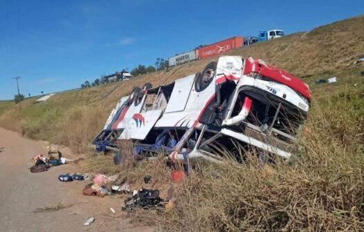 Ônibus que vinha de São Paulo para Ceará cai em ribanceira e deixa três mortos e 37 feridos