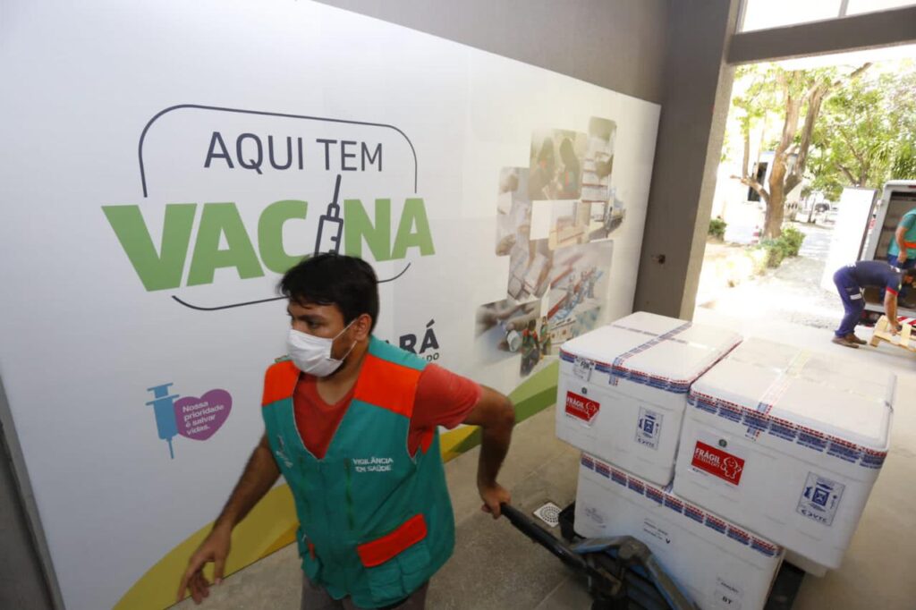 Ceará recebe mais de 205 mil doses de vacinas; outras 258 mil chegam até quarta (28)