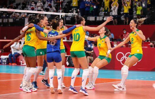 Olimpíada: Brasil bate Coreia do Sul e pega EUA na final do vôlei feminino