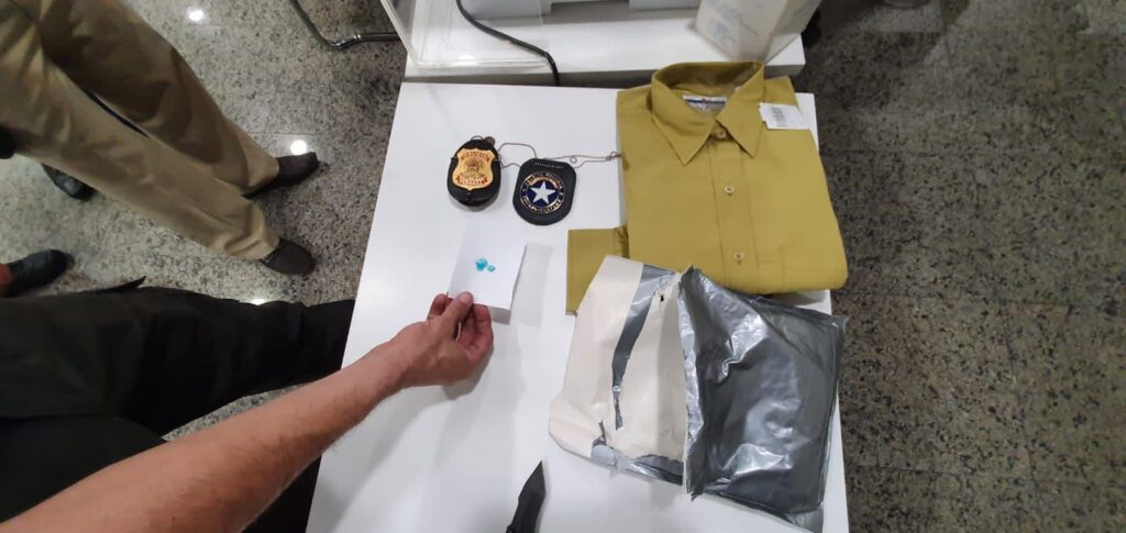 Polícia Federal apreende 14 kg de cocaína escondidos em embalagens de camisas no Aeroporto de Fortaleza