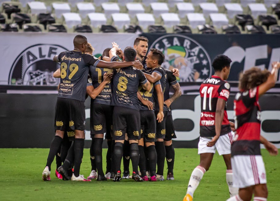 Ceará e Flamengo duelam na Arena Castelão; rádios Jovem Pan News Fortaleza e Cidade AM transmitem o jogo