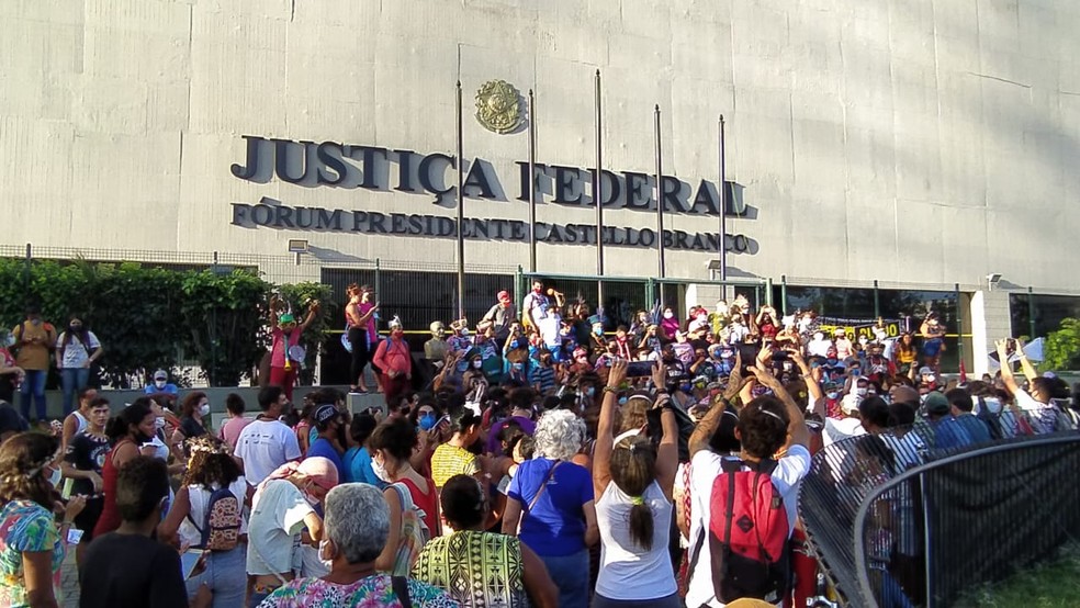 Indígenas protestam em cidades do Ceará contra ‘marco temporal’