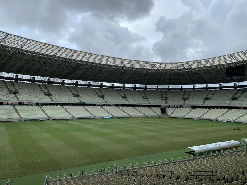 Técnico do Ceará faz duras críticas ao gramado da Arena Castelão: “com certeza o pior campo do Campeonato Brasileiro”