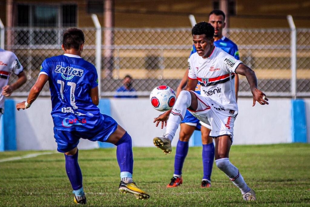 Ferroviário empata com o Iguatu em 1 a 1 na estreia do Campeonato Cearense