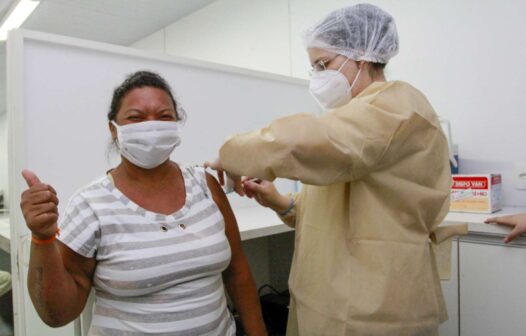 Mais de 2 mil pessoas em situação de rua já foram vacinadas contra Covid e H1N1 em Fortaleza