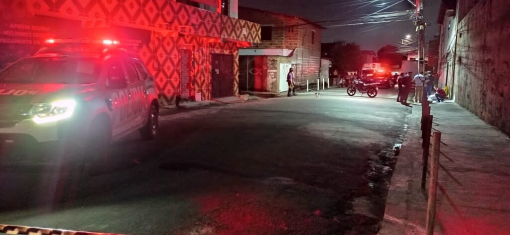 Mulher é morta pelo companheiro dentro de casa