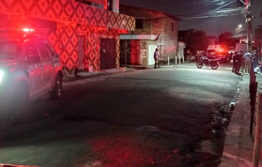 Mulher é morta pelo companheiro dentro de casa