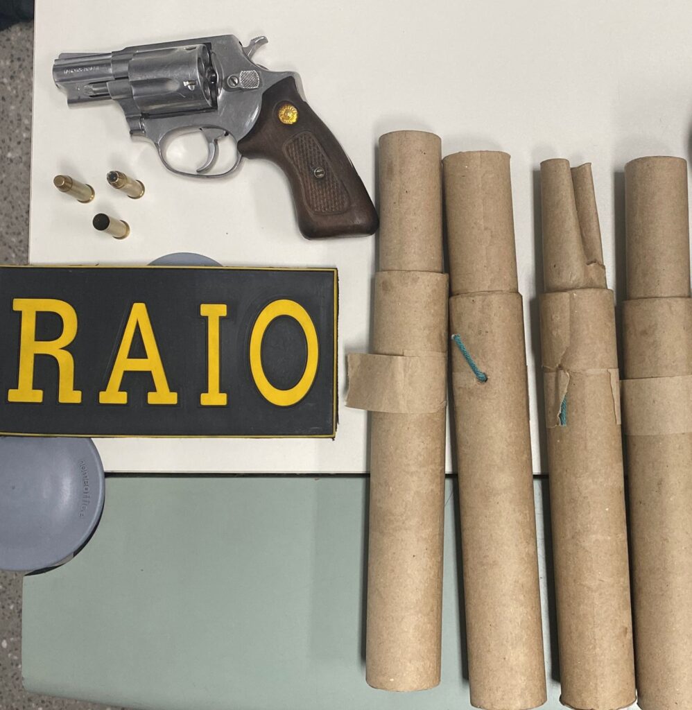 Armas e explosivos são apreendidos em Maracanaú