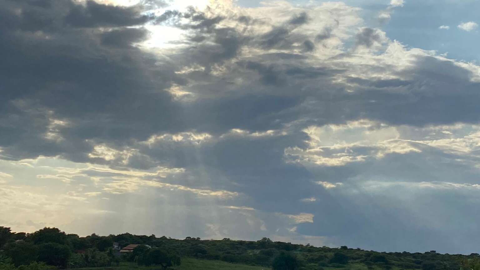 Natal no Ceará deve ter céu parcialmente nublado e baixa chance de chuva, aponta Funceme