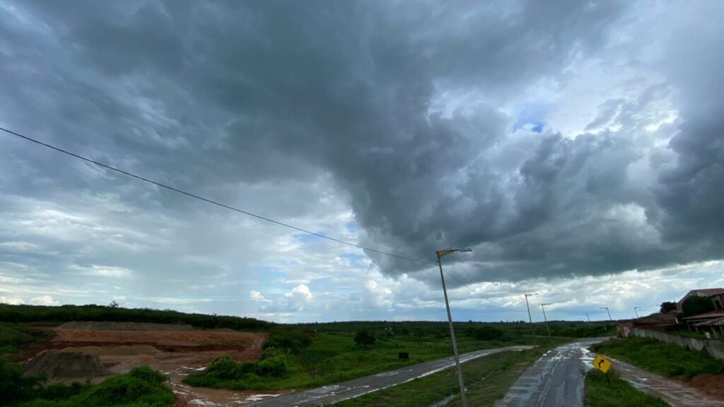 Chuvas devem seguir de forma isolada neste início de março, aponta previsão da Funceme