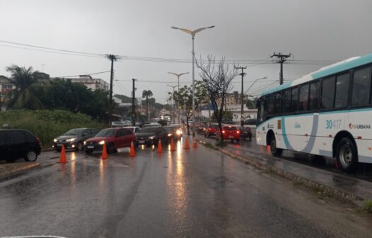 Com interdição de viaduto, veja os desvios de trânsito implantados na avenida Oliveira Paiva, em Fortaleza