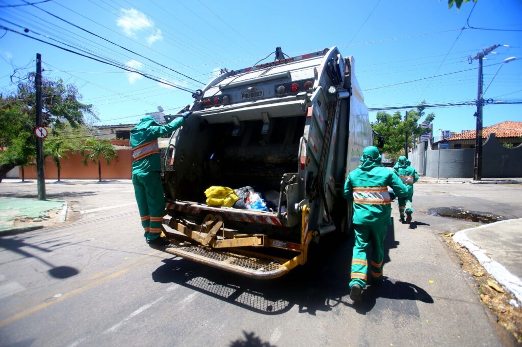 Quase 800 mil toneladas de lixo são recolhidas em Fortaleza em 2022