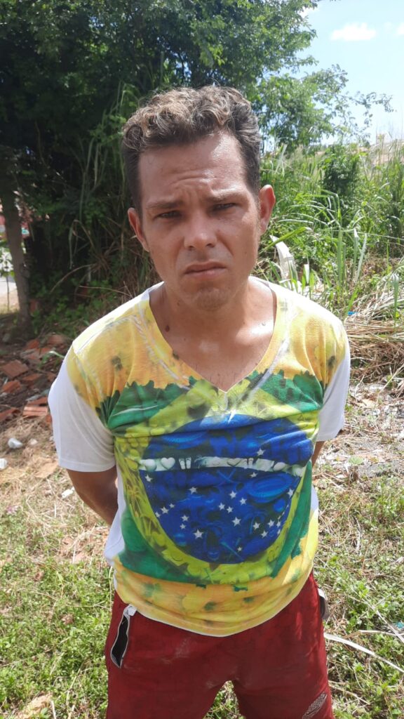 Homem suspeito de matar a própria mãe com mais de 40 facadas é preso em Fortaleza