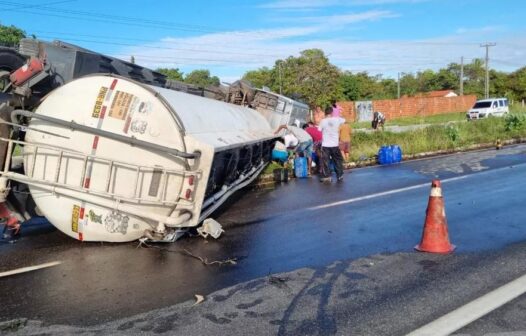 Homem não aceitava fim de relacionamento, mata a companheira e, em seguida, atira o carro contra caminhão