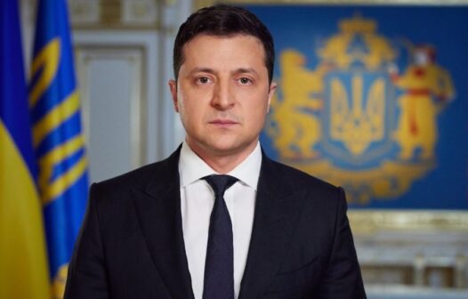 Zelensky quer aliança pela paz e apela por exclusão do espaço aéreo