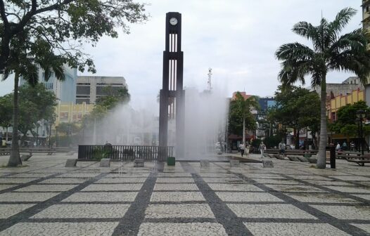 Vaia ao sol na Praça do Ferreira completa 79 anos neste sábado