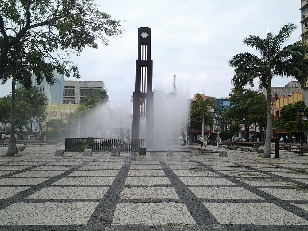 Vaia ao sol na Praça do Ferreira completa 79 anos neste sábado