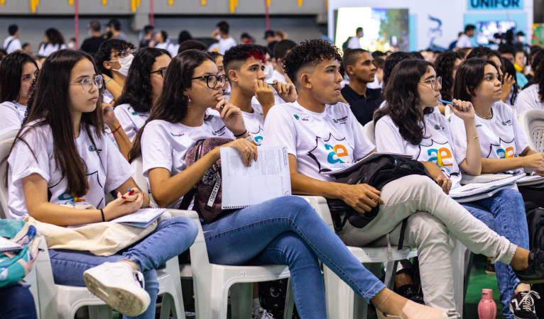 Academia Enem 2022: aulões presenciais iniciam neste fim de semana