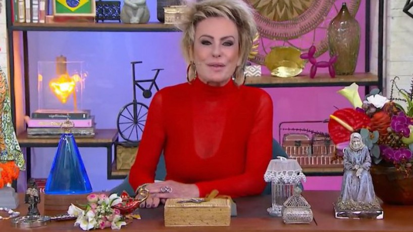 Posicionamento: Ana Maria Braga apresenta programa vestida de vermelho