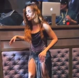 Anitta brinca após vídeo em balada viralizar: “fiquei desnorteada”