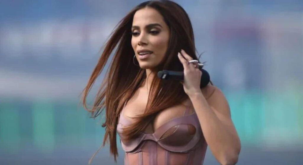 Anitta desabafa sobre desânimo na vida: “falta meio ano para chegar meus 30”