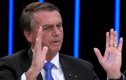 Bolsonaro diz que não xingou ministros, mas os chamou de “canalhas”