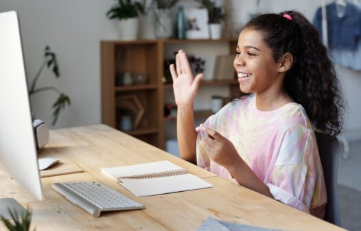 Férias: Atividades online estimulam a criatividade das crianças em casa