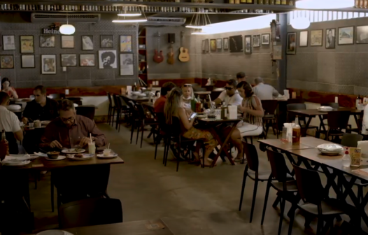 Restaurante Cantinho do Frango doa alimentos ao programa Mesa Brasil Sesc