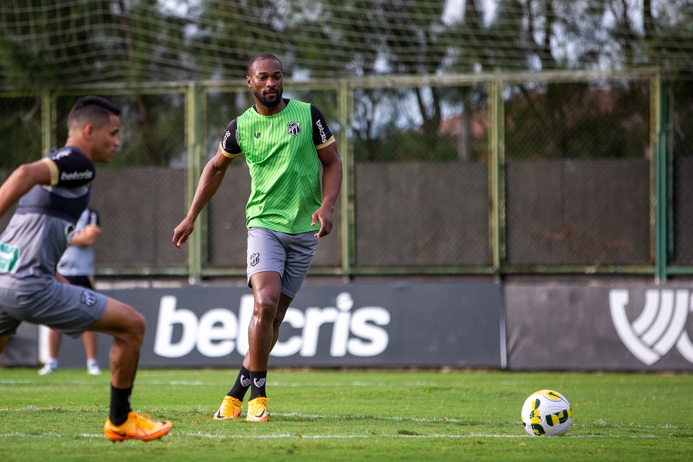 Sob o comando de Juca, Ceará segue se preparando para pegar o Athletico-PR