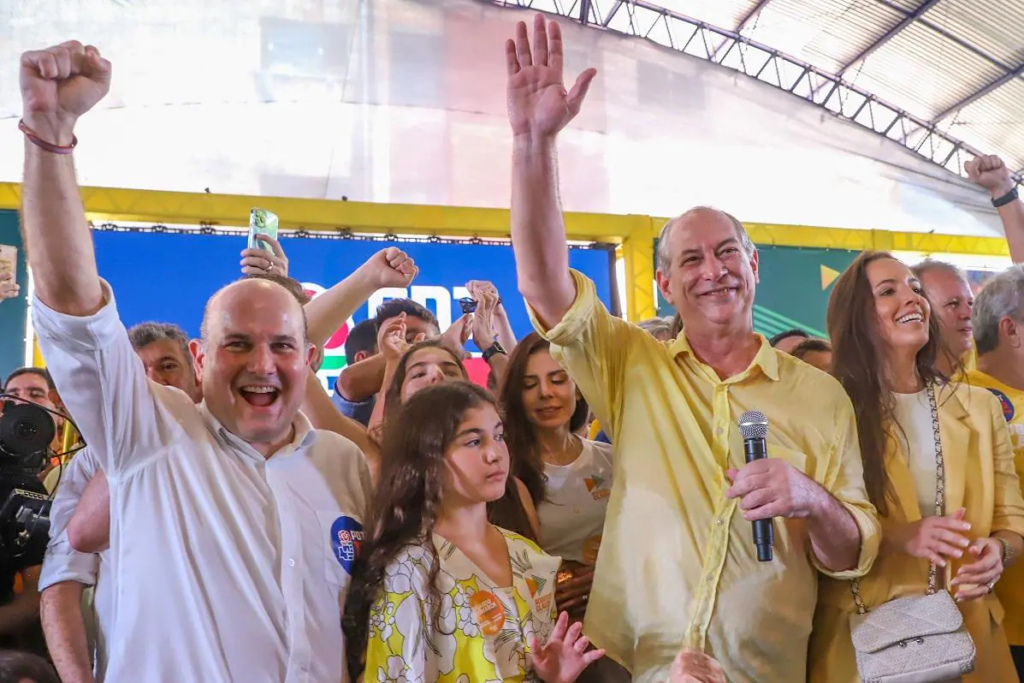 Ciro Gomes cumpre agenda como candidato à Presidência da República em Fortaleza neste domingo (21)