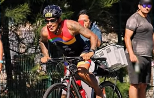 Conheça o triatleta que pegou bicicleta emprestada para concluir prova