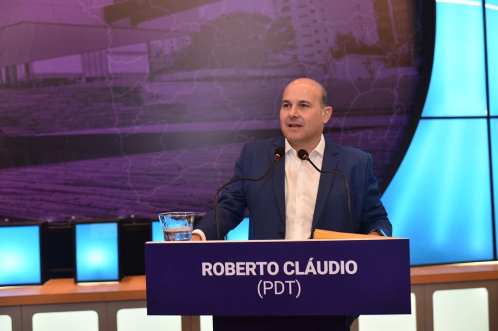 “É o Super-Homem que vai resolver os problemas do nosso povo?”, disse Roberto Cláudio em debate do Grupo Cidade