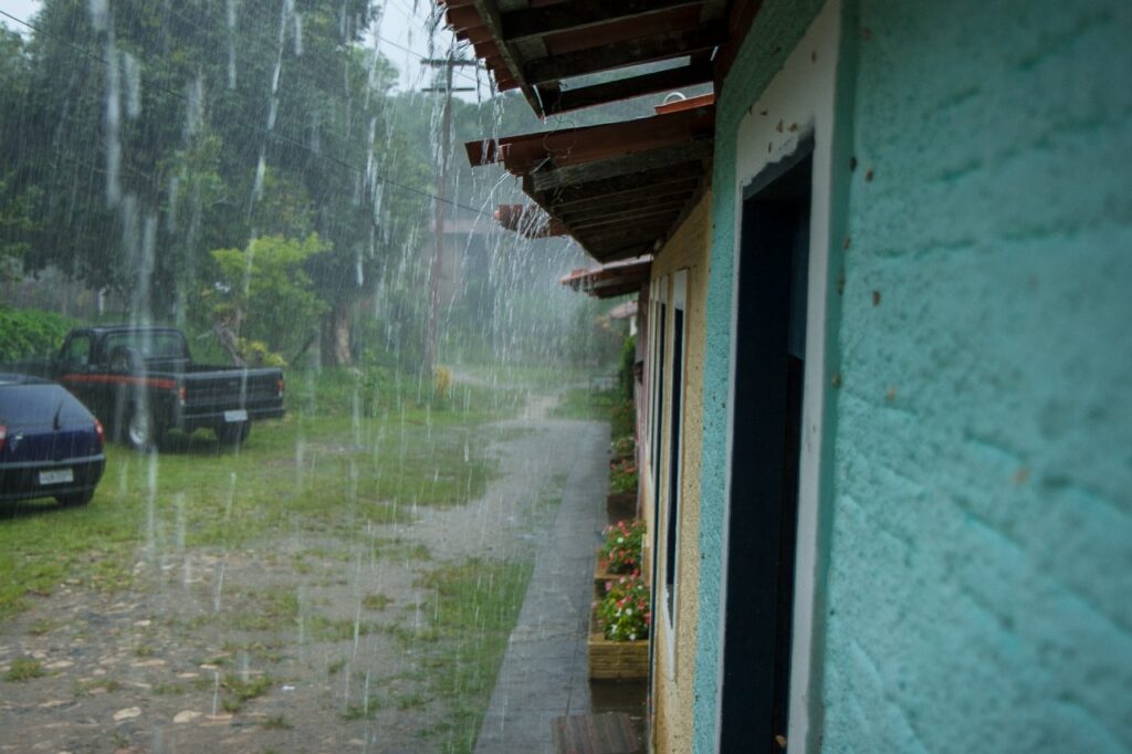 Fortaleza amanhece sob chuva nesta quarta-feira (3)