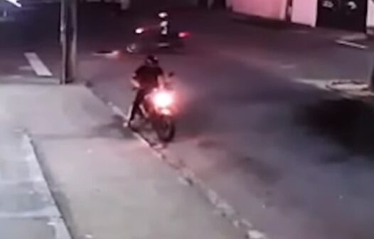 Homem estaciona motocicleta para comprar pão e tem veículo roubado em Fortaleza