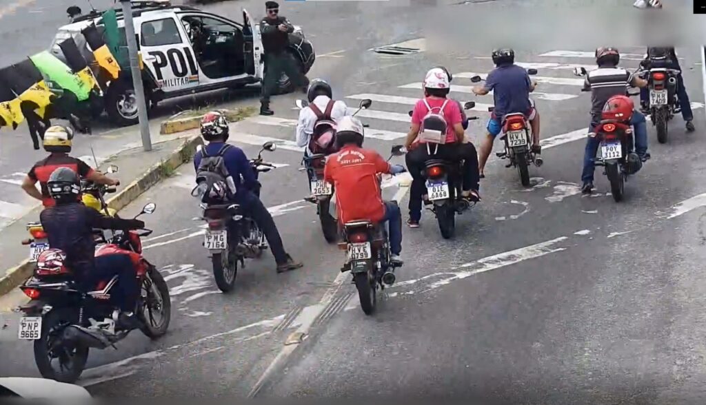 Motocicleta furtada é recuperada em Fortaleza