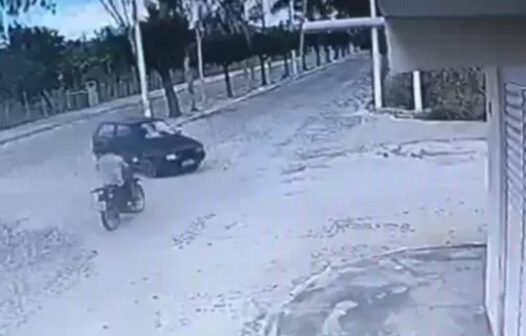 Motociclista morre ao colidir em carro no interior do Ceará