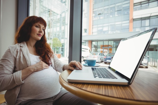 Empresa abre vagas para mães e gestantes em todo Brasil