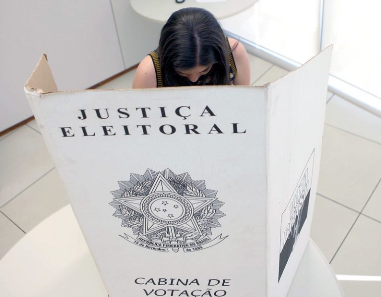 Mulheres são a maioria do eleitorado brasileiro, mas a minoria na representação política