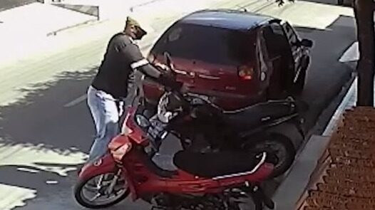 Pedreiro tem moto furtada em Fortaleza